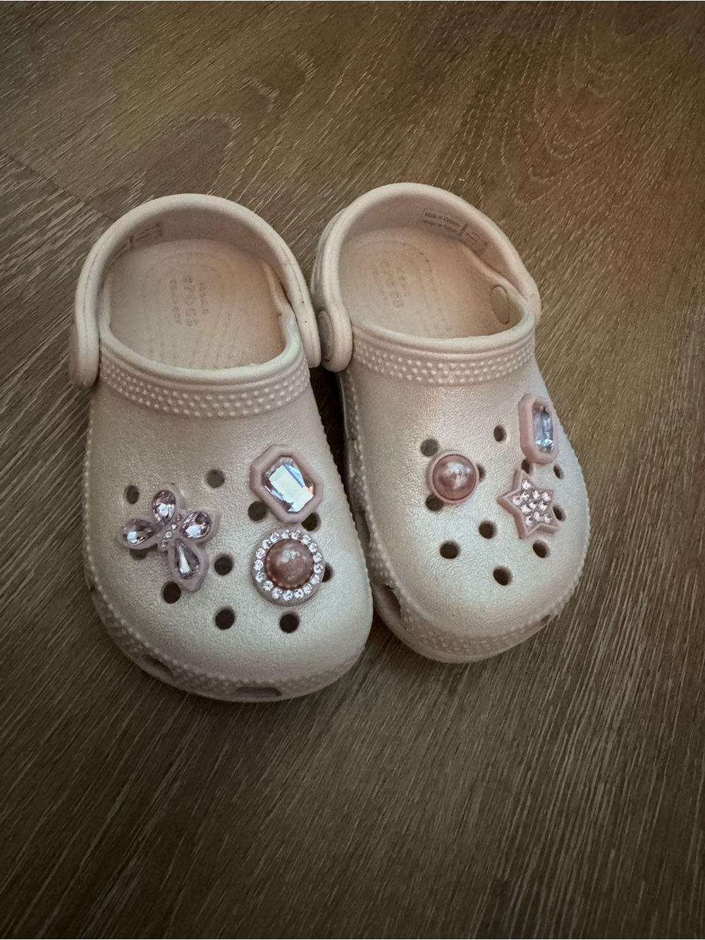 CROCS Kids Classic Clog in Blush Pink with Decorative Gems - Picture 4 of 6